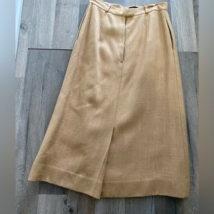 Heritage house skirt